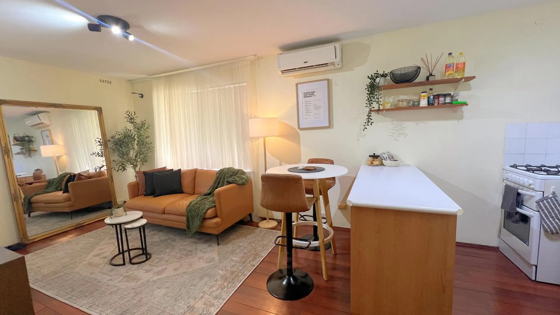 Cosy & Private, Walk To East Vic Park Lejlighed Perth Australien